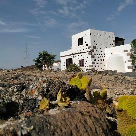 Lanzarote Casa Volcanica-Anclada Sobre La Lava Del Volcan Montana Blanca Eksteriør billede