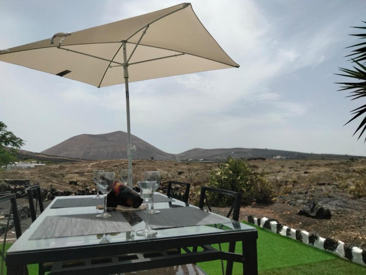 Lanzarote Casa Volcanica-Anclada Sobre La Lava Del Volcan Montana Blanca Eksteriør billede